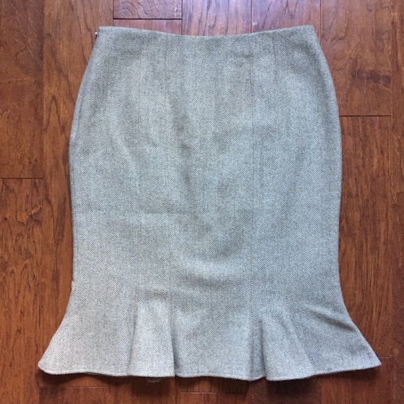 Chloe Wool Tweed Trumpet Skirt in Beige - Size 44 - Picture 2 of 8